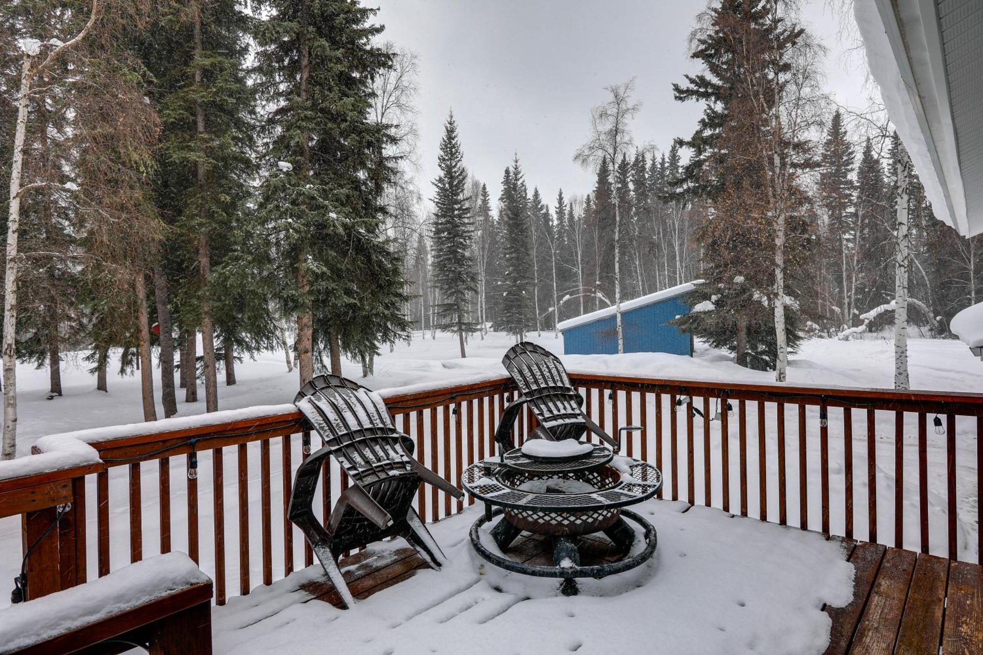North Pole Escape With Deck And Aurora Lights Views! Villa Kültér fotó